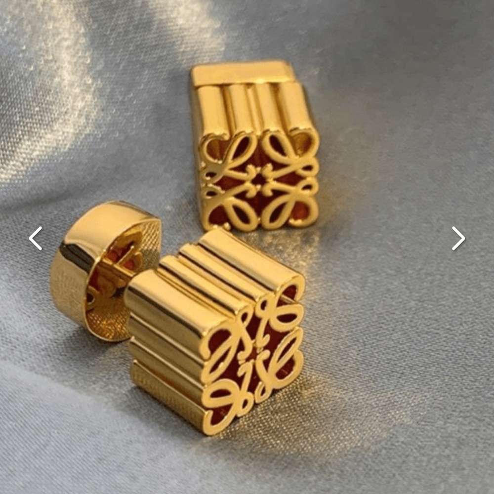 New Loewe Anagram Earrings - Gold